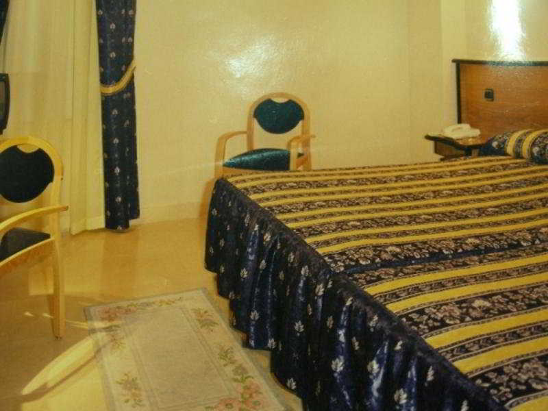 Hotel Ciudad De Fuenlabrada Bagian luar foto