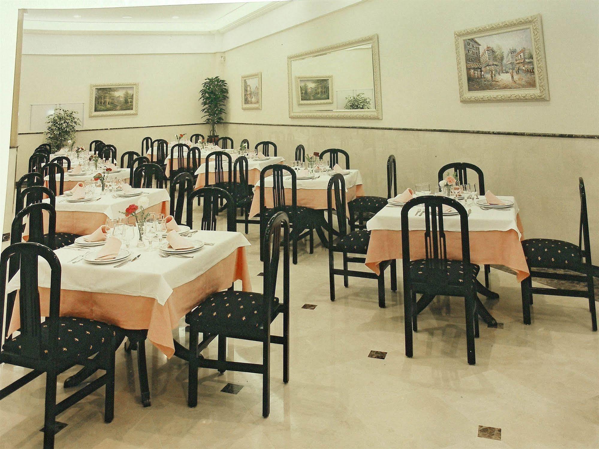 Hotel Ciudad De Fuenlabrada Bagian luar foto