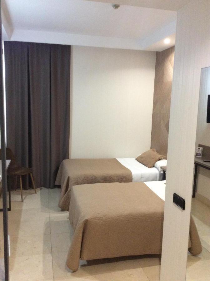 Hotel Ciudad De Fuenlabrada Bagian luar foto