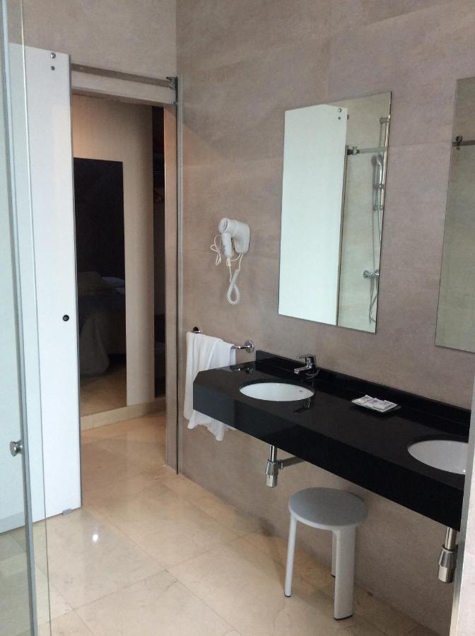 Hotel Ciudad De Fuenlabrada Bagian luar foto