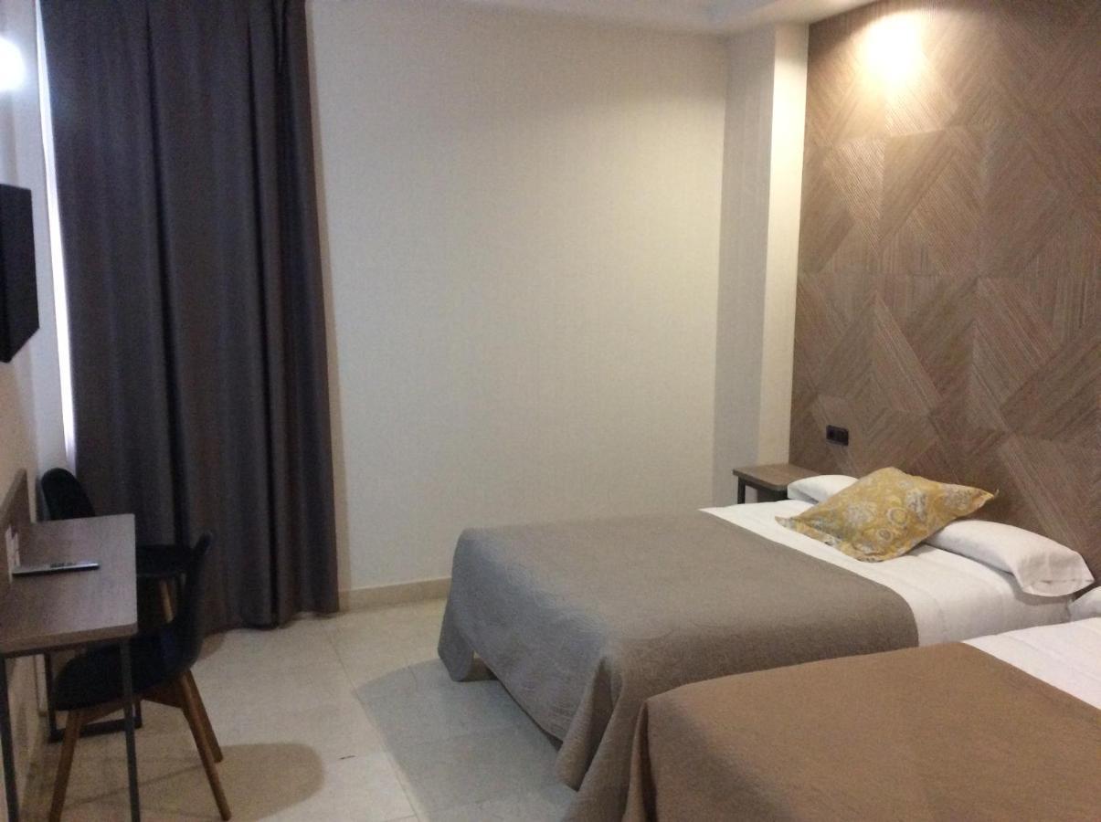 Hotel Ciudad De Fuenlabrada Bagian luar foto